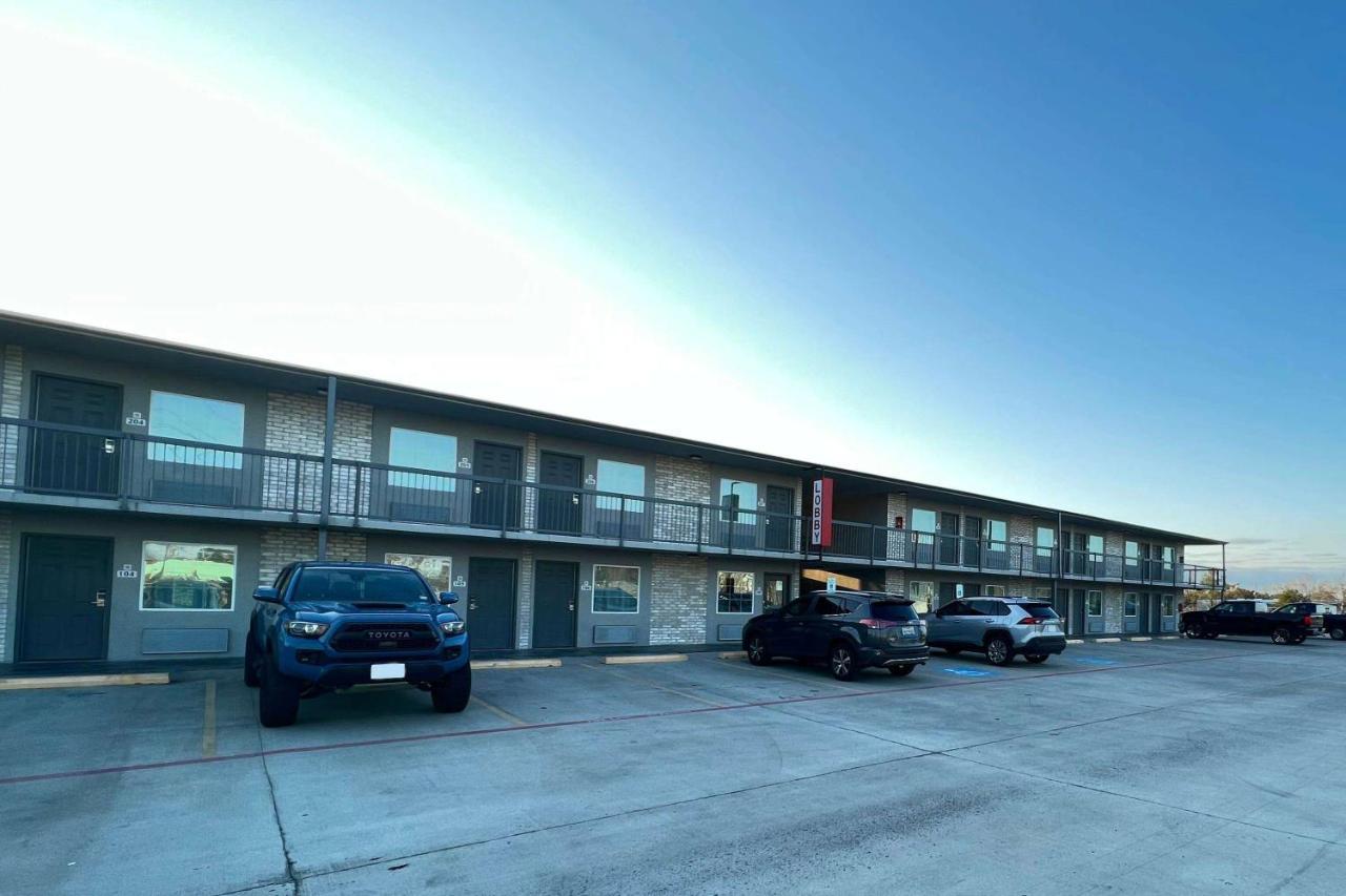 Super 8 By Wyndham Sulphur South Exterior foto